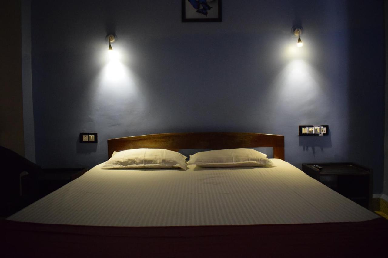 Sanrit Hotel Гоа Екстер'єр фото