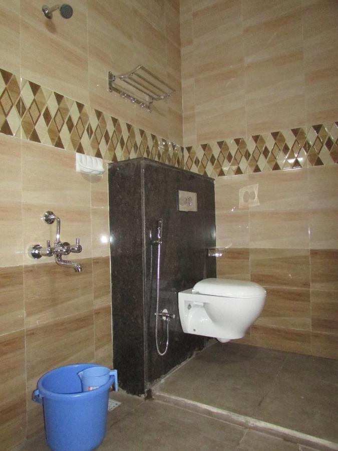 Sanrit Hotel Гоа Екстер'єр фото