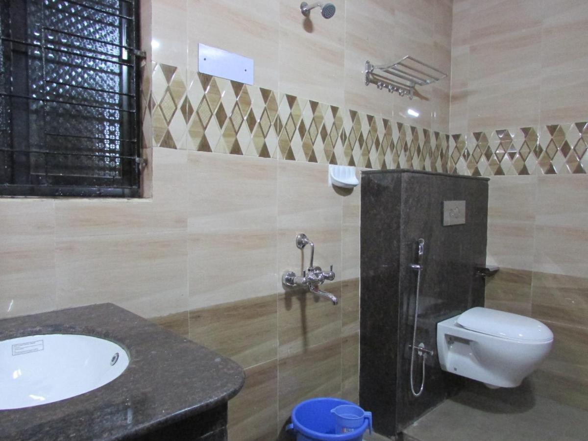 Sanrit Hotel Гоа Екстер'єр фото
