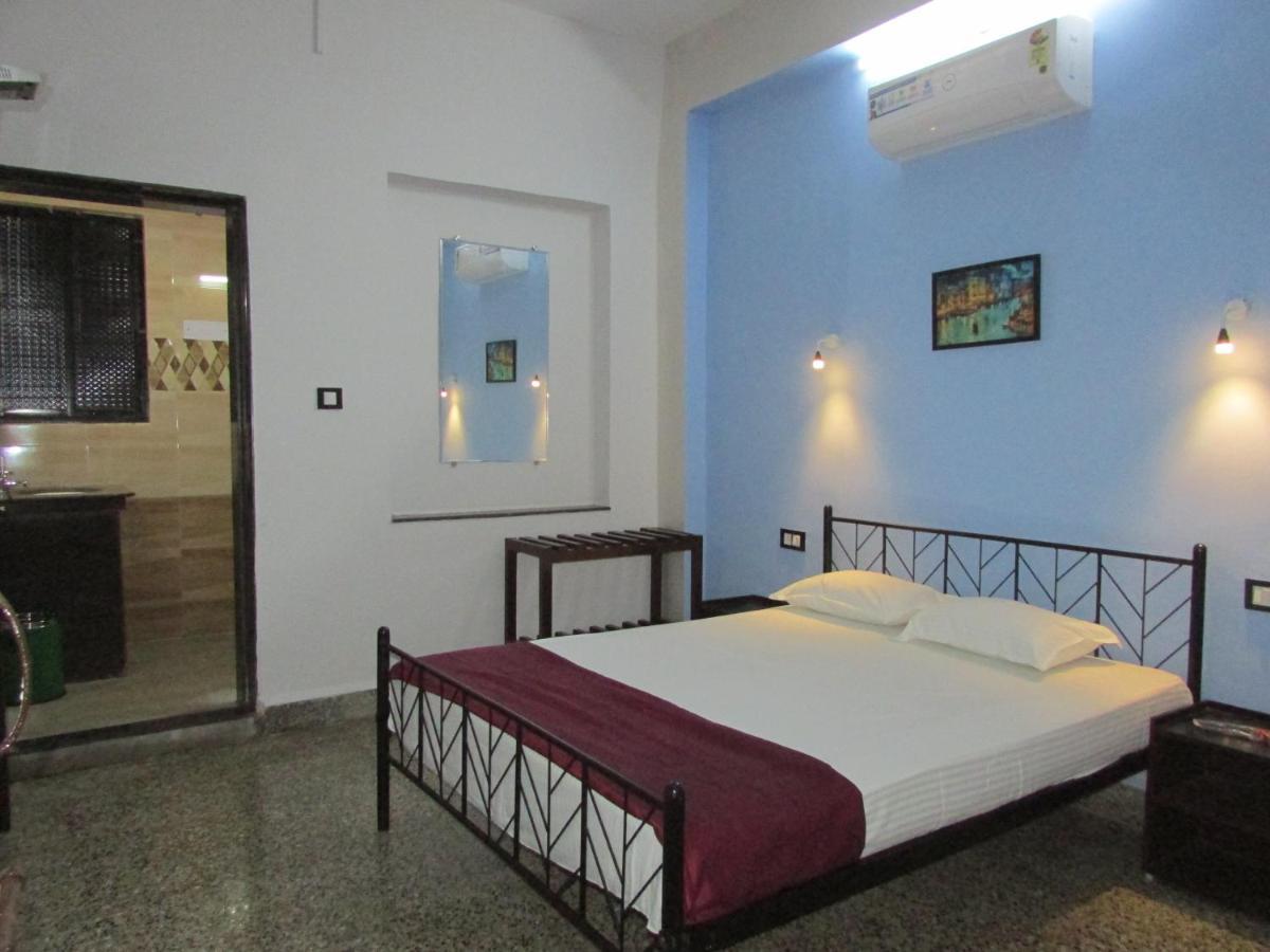 Sanrit Hotel Гоа Екстер'єр фото